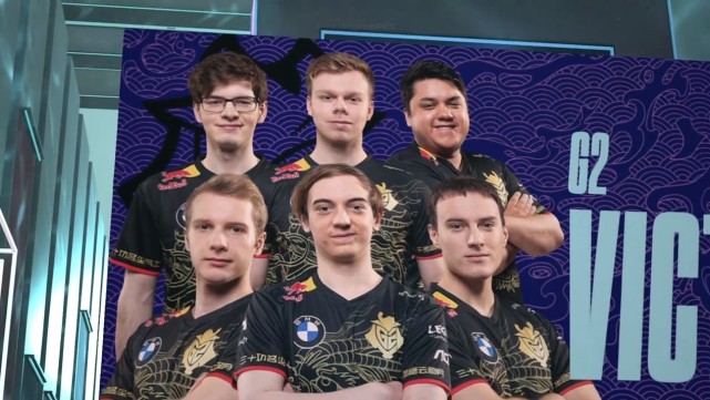 全场球迷自 全场球迷自